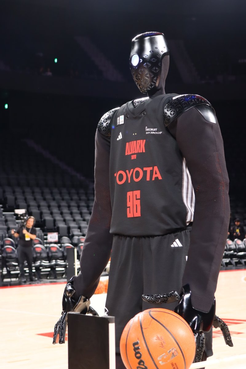 アルバルク東京所属のAIバスケットボールロボット #CUE6 が、アルゼンチン出身でNBA サンアントニオ・スパーズのレジェンド #マヌ・ジノビリ とシュート対決🤖🔥

動画は、登録者数4.5億人を超えるYouTuber「MrBeast ミスタービースト」で公開中✔️👇
youtu.be/Ah_uuTwGOYU

#アルバルク東京