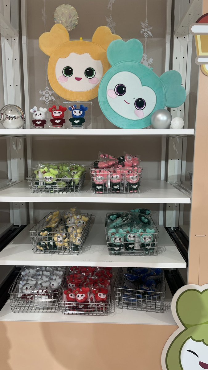 TWICE popup バックチャーム 12時 ナヨン サナ売り切れ