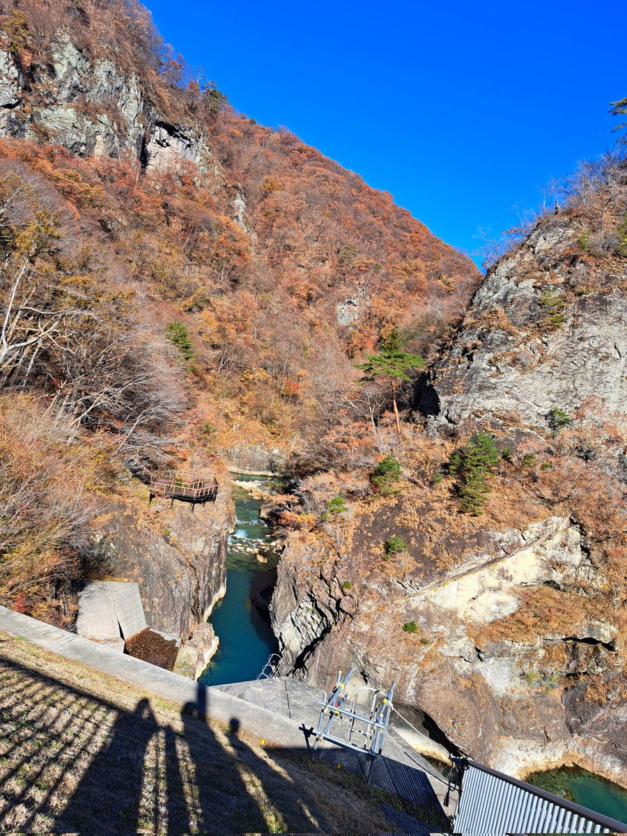 netarou_amuamu's tweet image. 息子からのプレゼントの家族旅行
お財布忘れて愉快なねたろうさん
それを知った息子の一言
「俺のがあるから良くね？(´∀`)ﾉ」
大きなお財布爆誕🥲♥

#八ッ場ダム