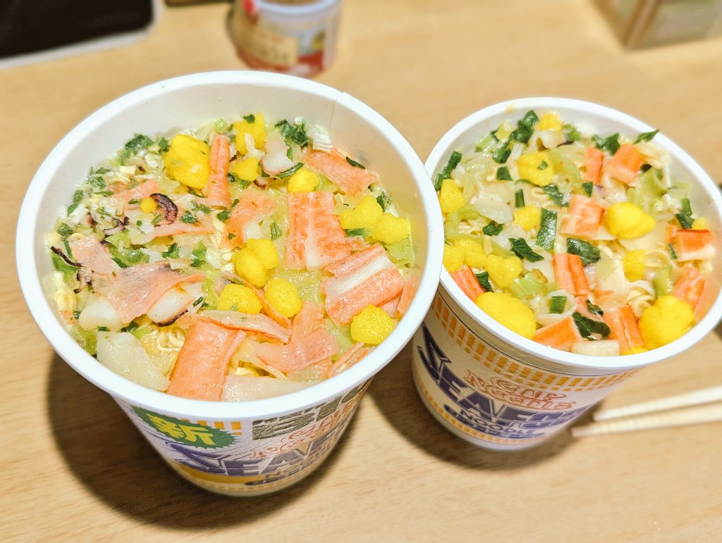 MarronTree's tweet image. そういえば忘れてたので

一昨日夜は
エビはんぺんひき肉の生春巻き包み焼きで、巨大エビチリ
タコスチップス アボカドディップ&amp;amp;タコスソース添え
クリームたらこパスタ

朝は2種のサンドイッチのワンプレート

夕方に……シーフードヌードルBIGとノーマルのカニカマ見比べ食べ比べやって夕飯作らずwww