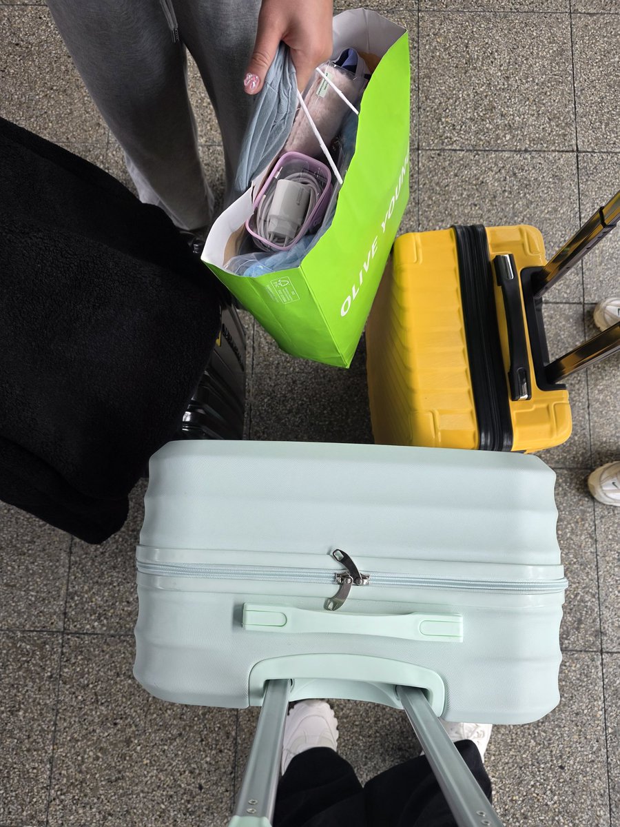 jjiyu3681591's tweet photo. 가자..집에.. https://t.co/axrSnQaYZT