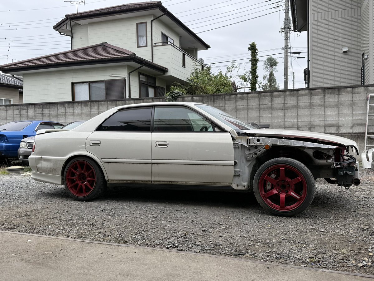 ちょーさんページ 前後赤ホイになった😂