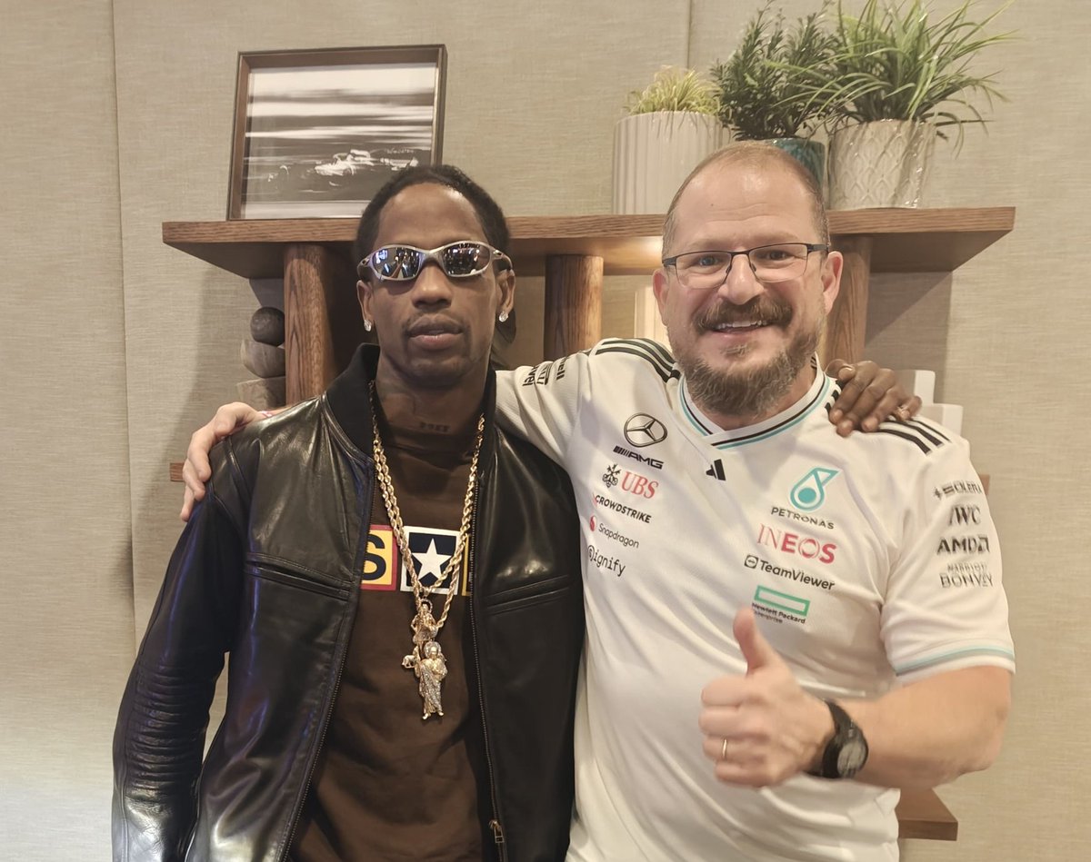 cristianoamon's tweet photo. Awesome conversation today with a new friend - the great @trvisXX. I am incredibly excited about what we are doing together. We will remember this picture as the day we put something incredible in motion 👊 https://t.co/1WA77rkhhR