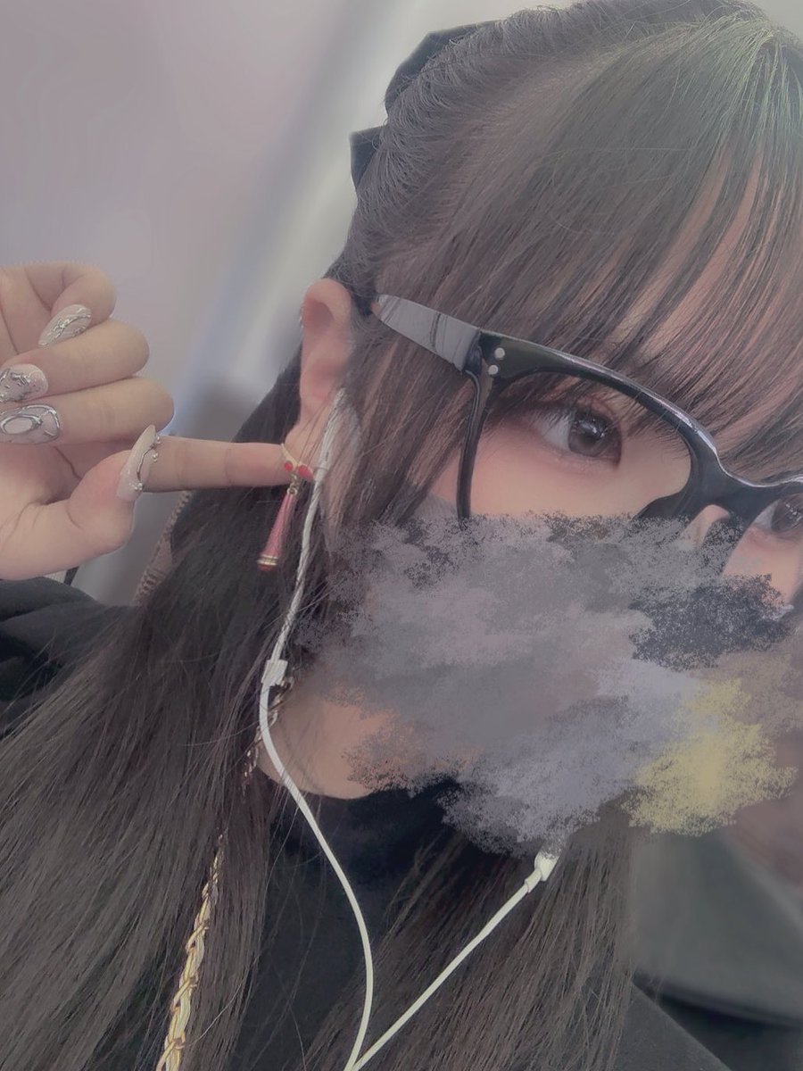 Ryon_chimu's tweet image. 今日はあきさんに貰ったccさくらのピアス付けてく～～～～🌸
これ付けてるだけで無敵な気がする