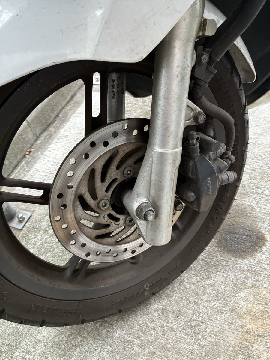 bikediynavi's tweet photo. Pcxのブレーキパッド交換ついでに
ローターも交換
作業30分
#pcx #kf12 https://t.co/keCl5nhbsN