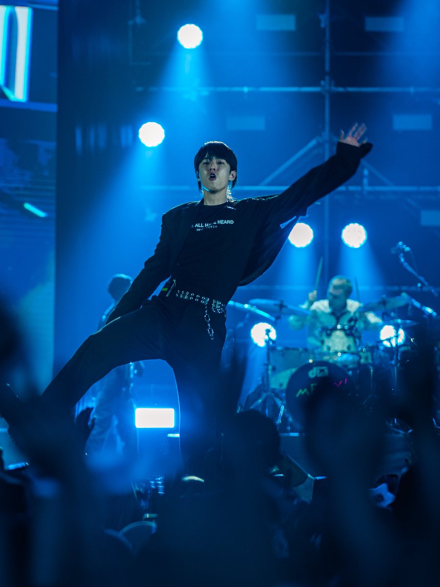That night was more than just a performance! <a href="/eajpark/">eaJ¹ᐟ</a> turned every lyrics, every steps into the crowd, every breath into a moment we’ll never forget. 🌙

#The1outof9Tour #eaJinJakarta #RajawaliIndonesia