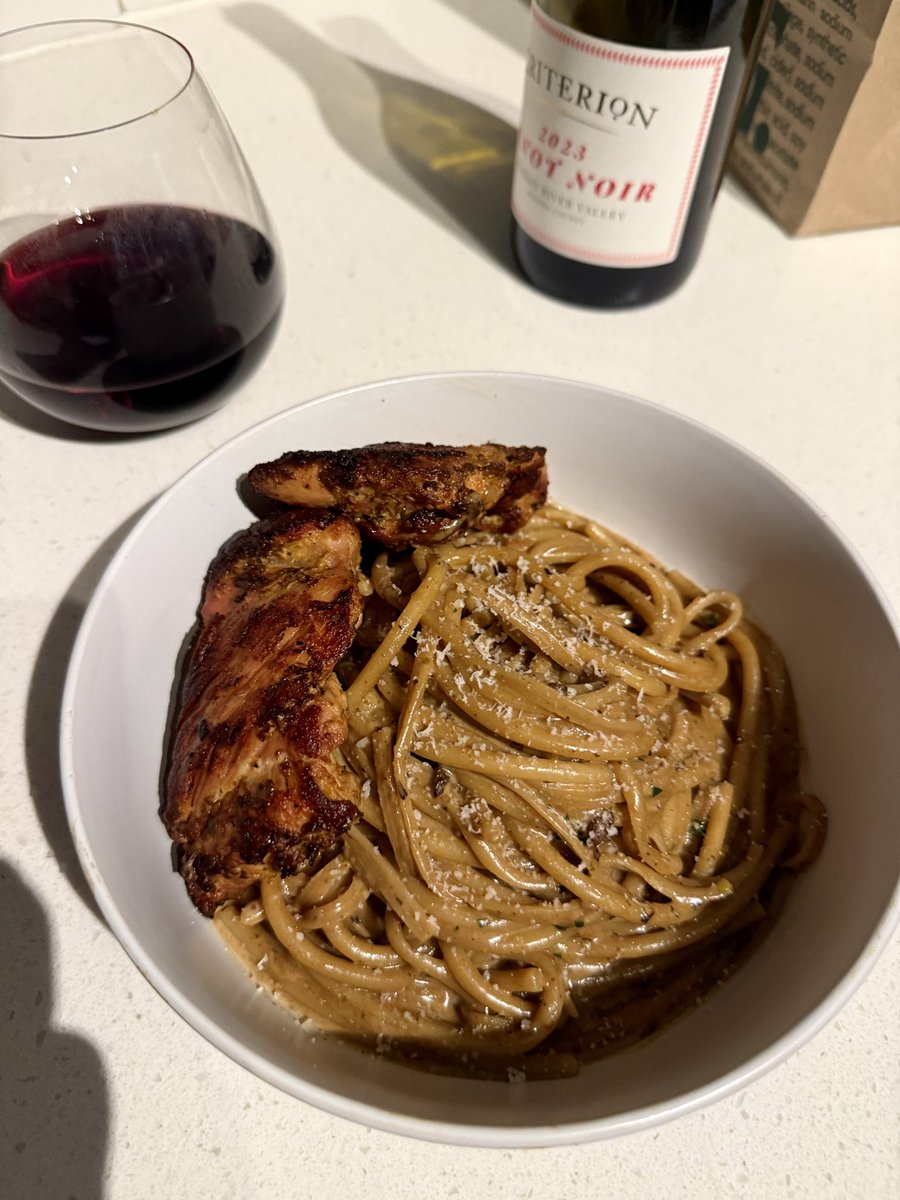 intelligentpawg's tweet photo. feeling touch starved. i have brain damage from all the trauma i went through in my young and adult life. creamy lemon herb chicken bucatini https://t.co/vGqlfS1Wr3