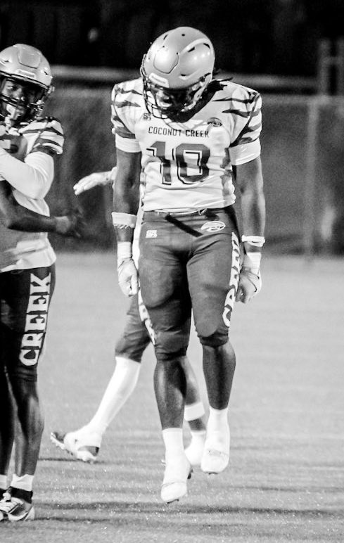 Blessed to end my senior year with to 1 offer and grateful for my team for staying together this long‼️hudl.com/v/2ShWRX
Here are my stats: 
52 tackles(25 solo)
1 INT
1 FF 1 Blocked PAT
2 pbu's 6'0, 207lbs 
<a href="/coachyearg/">Chris Yeargin</a> <a href="/CoachJSloan96/">Johnnie Sloan</a> <a href="/CoachNP21/">Noah Pierre</a> <a href="/Linebackers_U/">Linebackers University™</a> <a href="/CoachNP21/">Noah Pierre</a>