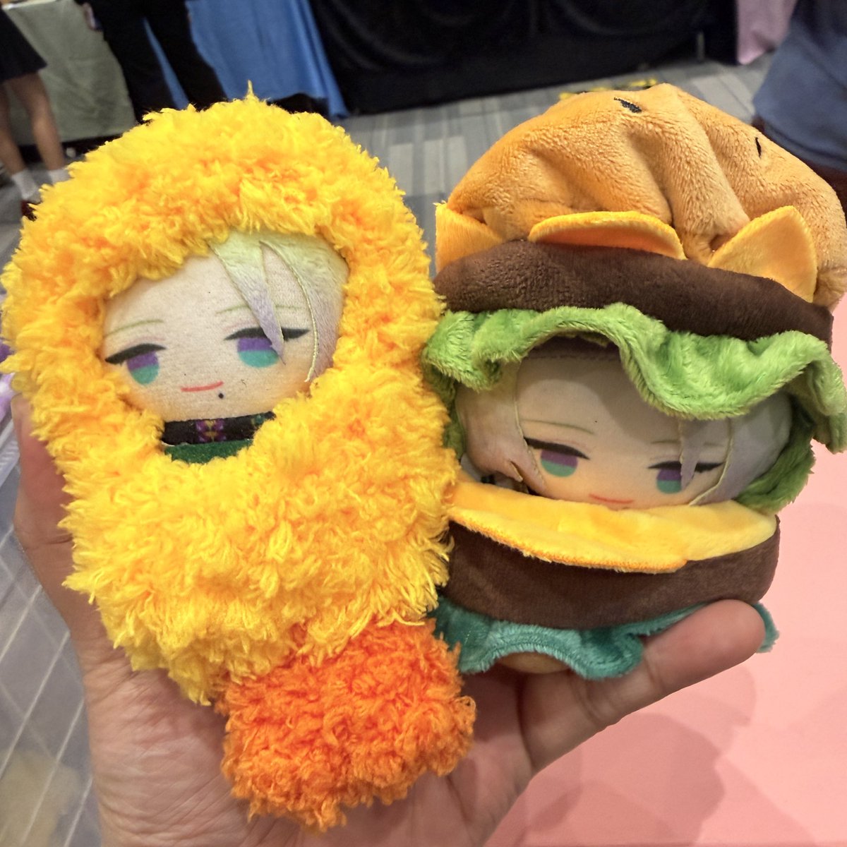 bythebeg's tweet image. 😭😭😭😭😭😭FOOD CLAWPE!!!