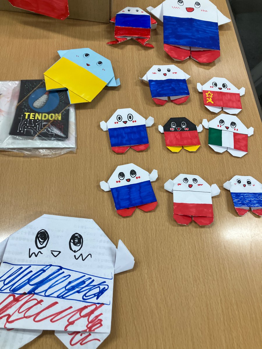 今年も冊子を買うと可愛いりろっしー(あるいはそれに類するもの)が付いてきます！

533教室にて販売中！