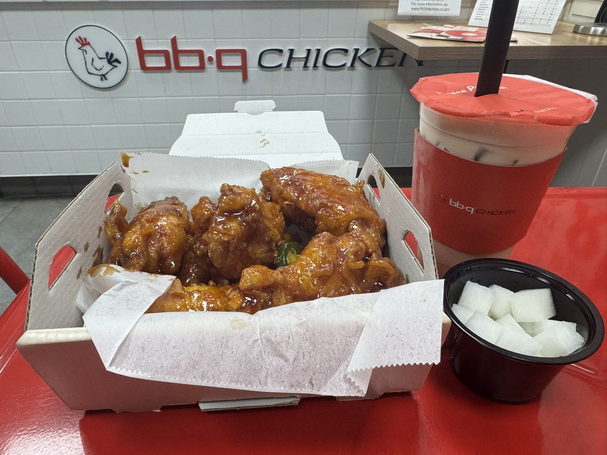 TheJetstreak's tweet photo. Small 8-piece order of Gangjeong wings with pickled radish and salted caramel milk tea @bbqChickenUS @CityAgouraHills. https://t.co/wW4QLY1Znk
