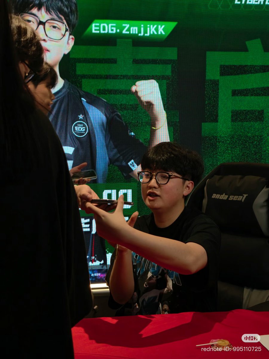 VCTCNPosting's tweet image. ZmjjKK pics I saw on Rednote from user 莫雅yaya