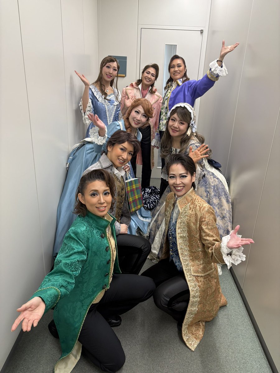 11時公演終演しました🇫🇷
13時半の回もお待ちしています🕺！