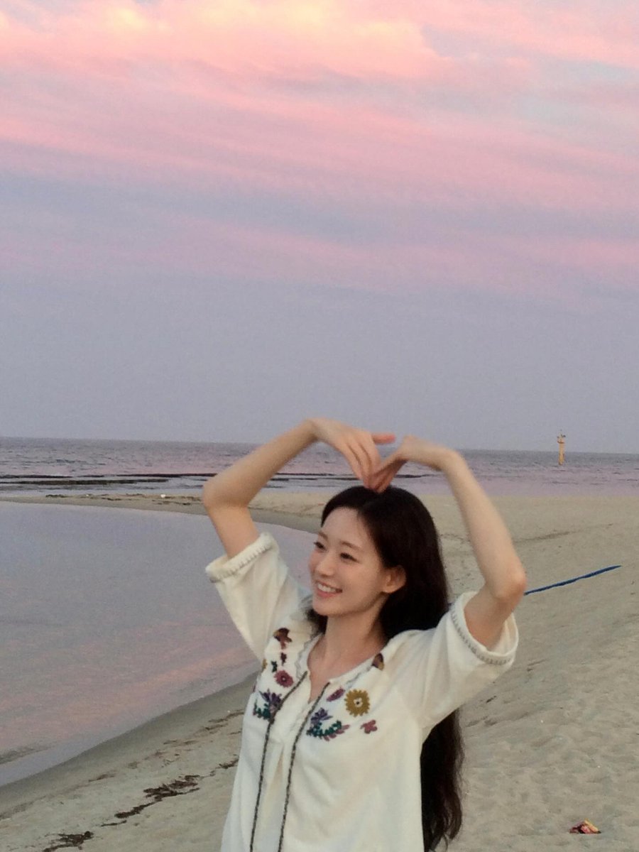 c_yoonjiiii's tweet image. do you also miss this Hyori and Bohyeon? because I do!