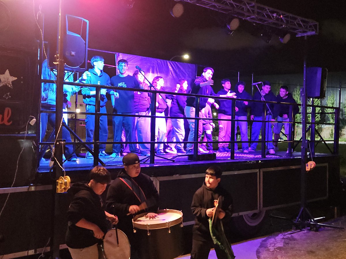 El Barrio Cooperativo Alfredo Zitarrosa celebró sus 25 años. 16 cooperativas de Flor de Maroñas han creado su propio barrio con calles que llevan nombres del cancionero zitarroseano. Por muchos años más a este hermoso barrio cooperativo.