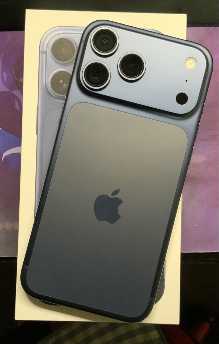 infinity_zero55's tweet image. iPhone13 PRO MAXからiPhone17 PRO MAXに変えた