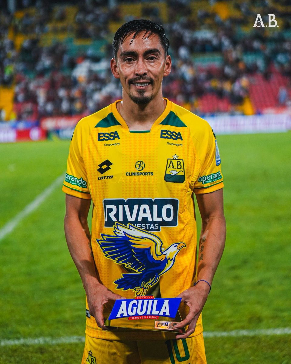 🎩𝐄𝐥 𝐛𝐚𝐥𝐨́𝐧 𝐬𝐢𝐞𝐦𝐩𝐫𝐞 𝐚𝐥 𝟏𝟎🪄 Nuestro jugador Fabián Sambueza fue elegido como la Estrella Aguila del partido ante Tolima.