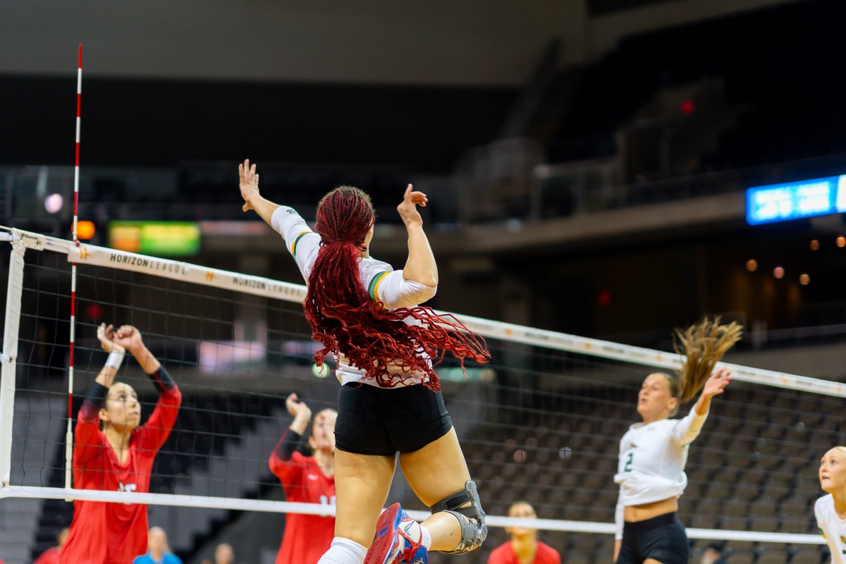 HorizonLeague's tweet image. It&apos;s trophy day at the #HLVB Championship! Tune in at 2 p.m. ET to see who will punch their ticket to the @NCAAVolleyball Tournament!

horizonleague.org/tournaments/?i…

#OurHorizon 🌇 | #MajorExperiences | @WSUVball | @NKUNorseVB