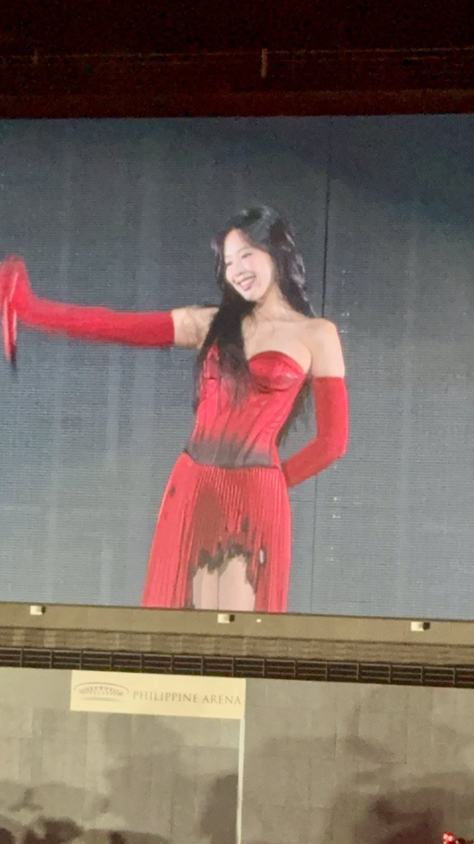 heylorrah's tweet photo. The woman that you are Ms. Kim. ♥️💋

Jennie in my area~ https://t.co/JQ3Icg1yob