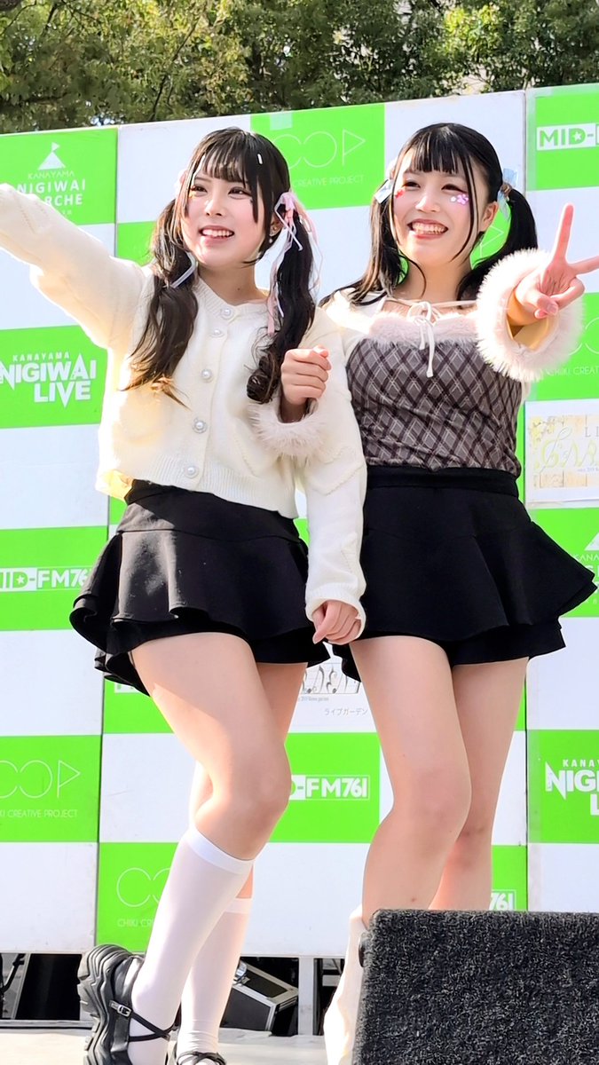 kaznono2's tweet photo. いつも元気をくれるかわいい姉妹アイドル
#なつこい　
#黒田なつ
#黒田こい
#金山にぎわいマルシェ
2025/11/23
金山駅南口 https://t.co/jgeiRTOuGb