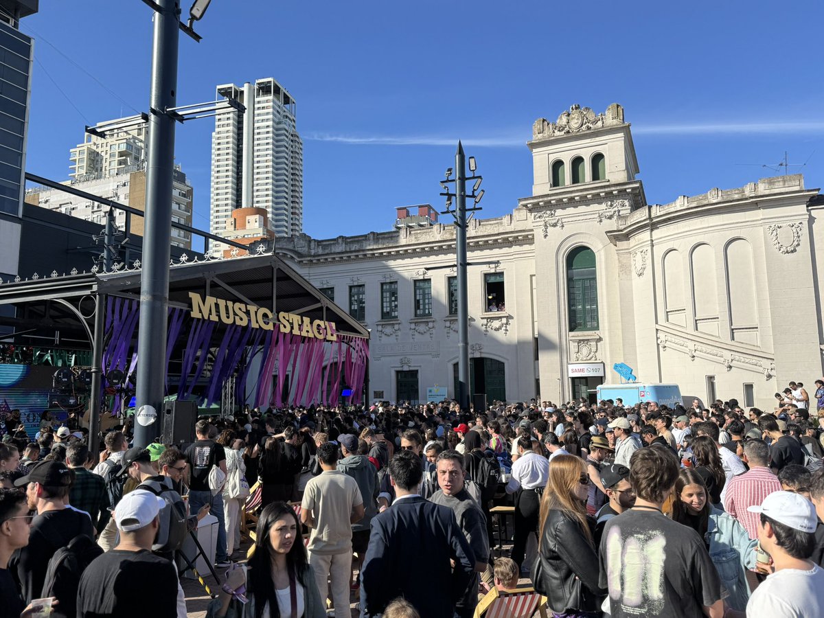 Lisa_4world's tweet image. Devconnect has come to an end, and wow — what an unforgettable week! 
Met amazing folks and developers from all around the world. Can’t wait for more chances to connect, build, and learn together.
See you next year!!! 🌏🔥