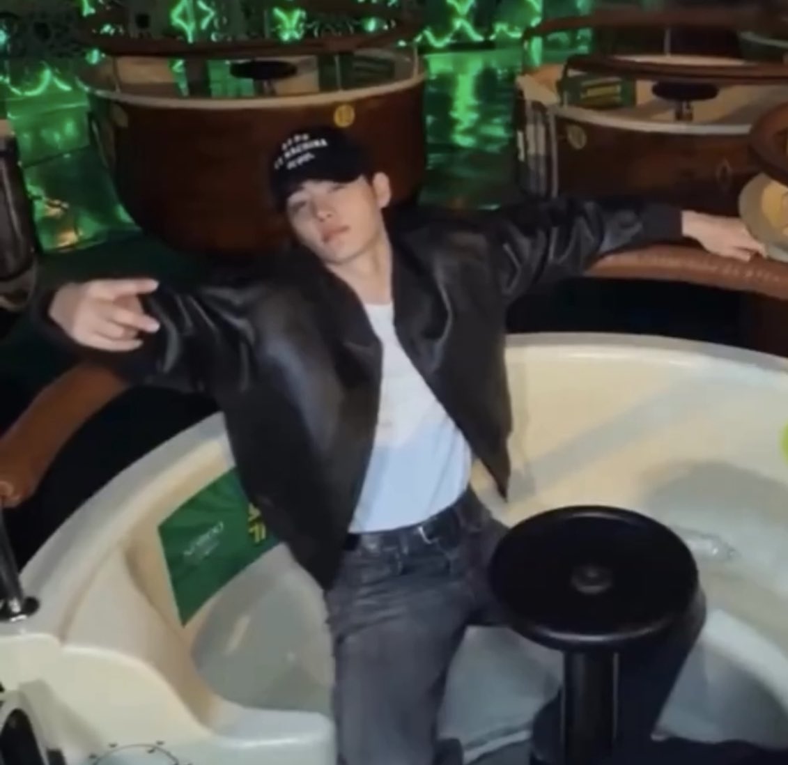 jnklcshn's tweet image. every day his ‘hottest gaze’ is getting even more hot to handle, he is just insane omfg