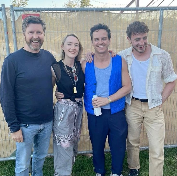 rebeccalee0429's tweet image. The close friendships that Paul Mescal has with his costars is 😆🥰🥰😍❤️😙. Hope we get   them all in a project sooner than later 🫠🥰😄. 
#Paulmescal #friendship