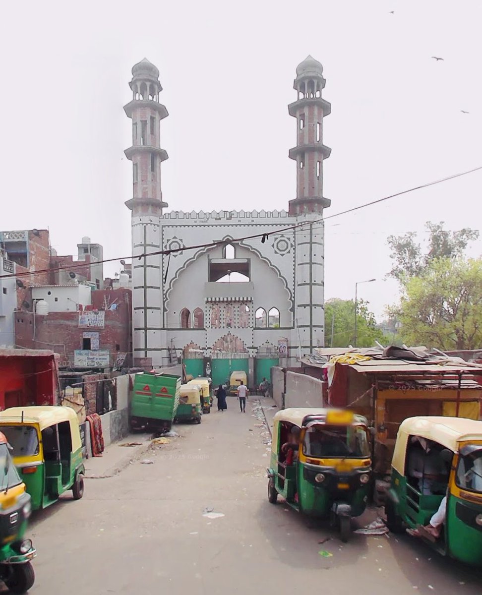 डीडीए ग्रीन लैंड पर बना है ईदगाह ज़ाफ़राबाद 

4 लाख 59 हज़ार Sq.f. ज़मीन देश की राजधानी में 

क़ब्ज़ा कर ली - बाउंड्री की गई 

10 हज़ार करोड़ की सरकारी ज़मीन

जानते हुए किसी नेता अधिकारी ने विरोध नहीं किया

भू माफिया मुल्ला कमेटियों समान बांध लो 

 गुंडागर्दी भय खत्म गया समय