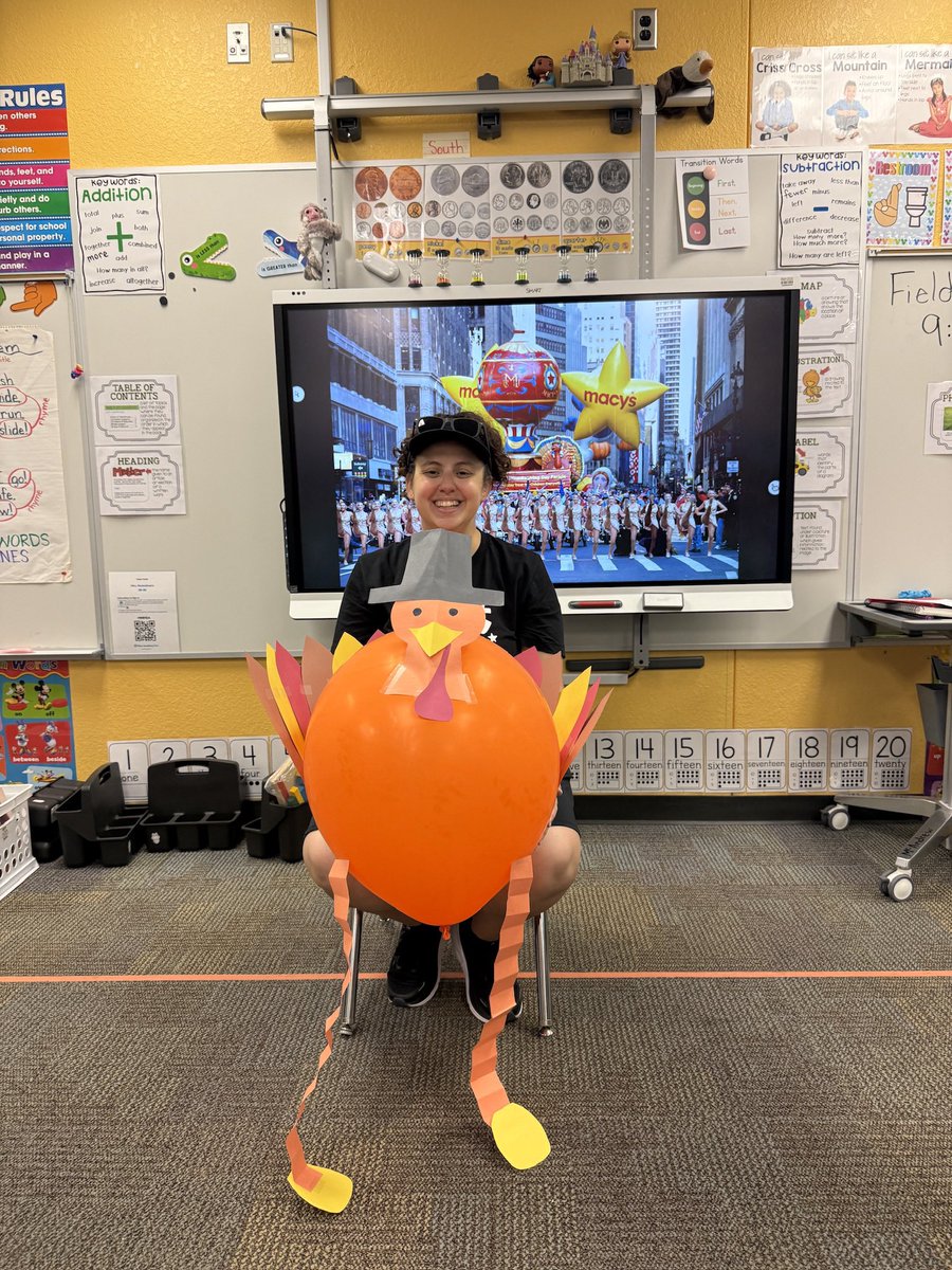 Advice to those #teachers doing your annual Balloons over Broadway unit. Make a turkey balloon for the front of your parade and a Santa for the back. It was a real hit in my school hallways! #santa #turkey #thanksgivingparade