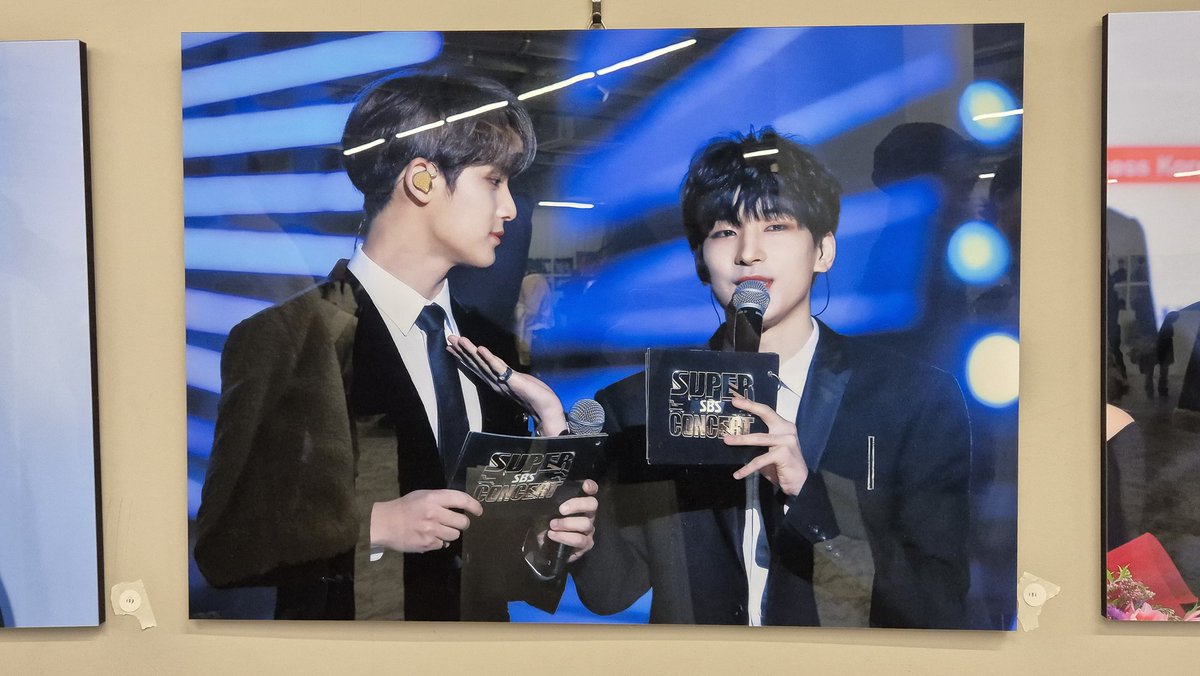se_orryyy's tweet photo. 보니까 진짜로 민->원을 보고 둘다 웃고있는 사진이 많더라구요 이게 민원코어야..🥹 아 벅차 https://t.co/ajbrDLRFAi