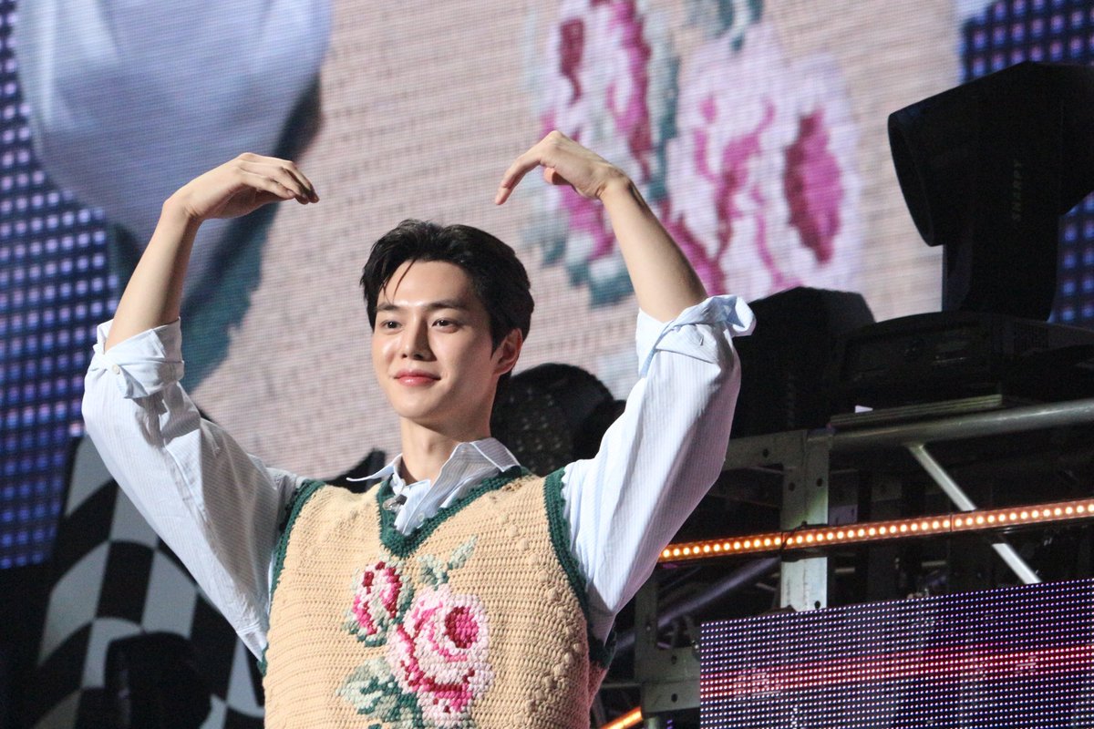 songbyeolbit's tweet photo. hes so so so pretty https://t.co/jk9umpqNQD