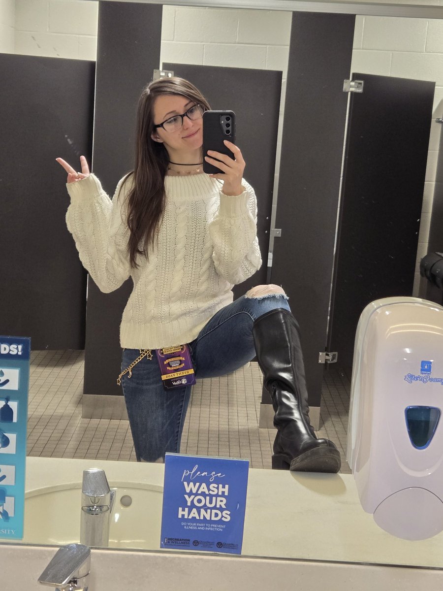 Rach ✨ tweet media