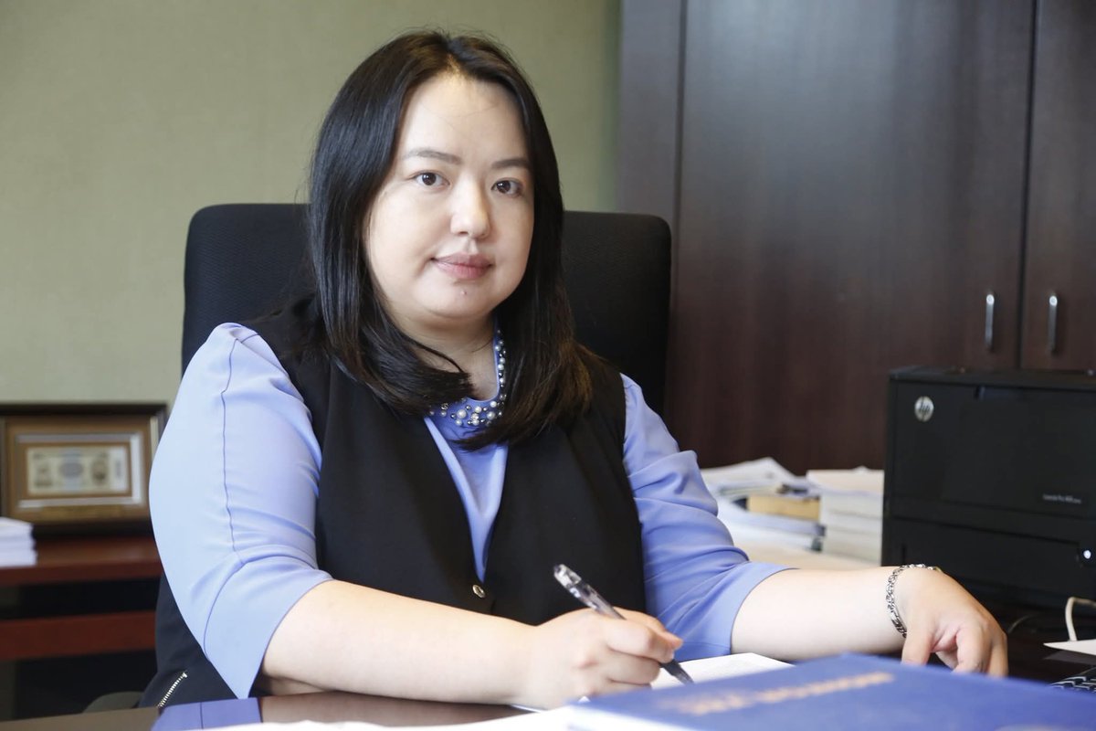 Энэ бүсгүй монгол улсыг Саархл жагсаалтаас гаргасан байдаг юм. Баг хамт олонд бас баярлалаа