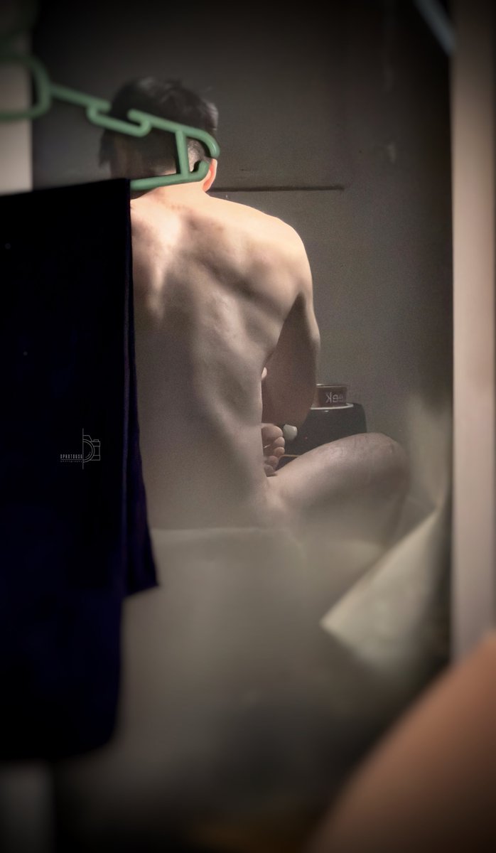 under the light

📸 : <a href="/PornoG75/">ドム</a>