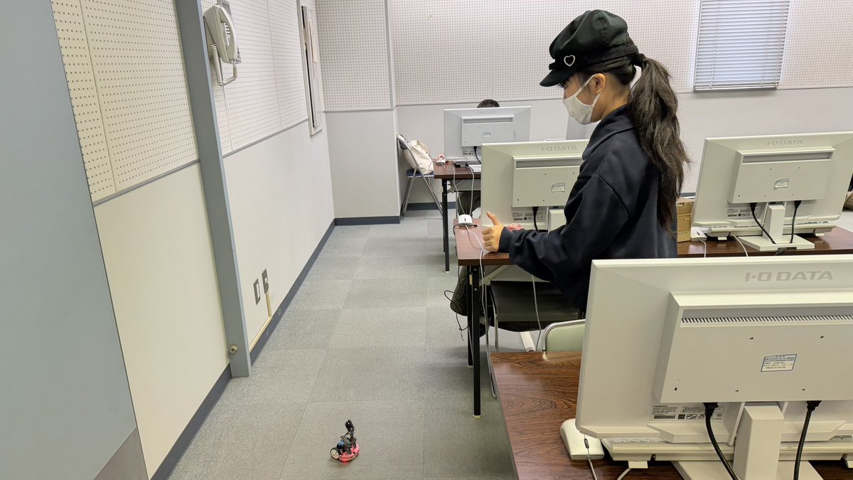 yukiweb_jp's tweet image. 今日は月一度の子どもプログラミングクラブ！

今月で5周年を迎えました！

私がんばった！
そして、これからもがんばる💪🏻

参加費無料だけど楽しんでもらえるよういろいろ考えていこう！

#CoderDojo
#鎌ケ谷市