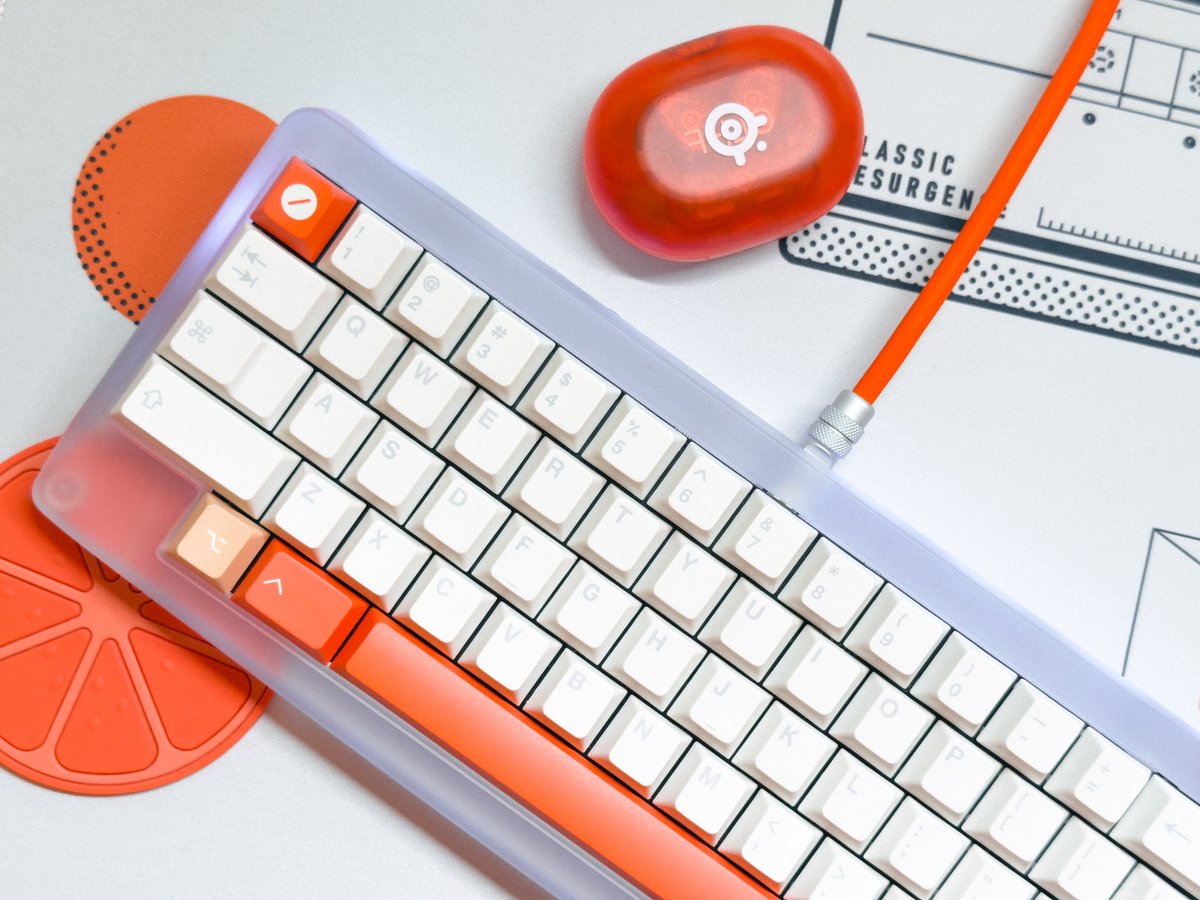 oyasumiiii08's tweet image. Keyboard: KBDfans Agar PC
Switch: Mode Alexotos Liner
Keycap: PBTfans Virtuoso
#KEEB_PD #KEEB_PD_R277