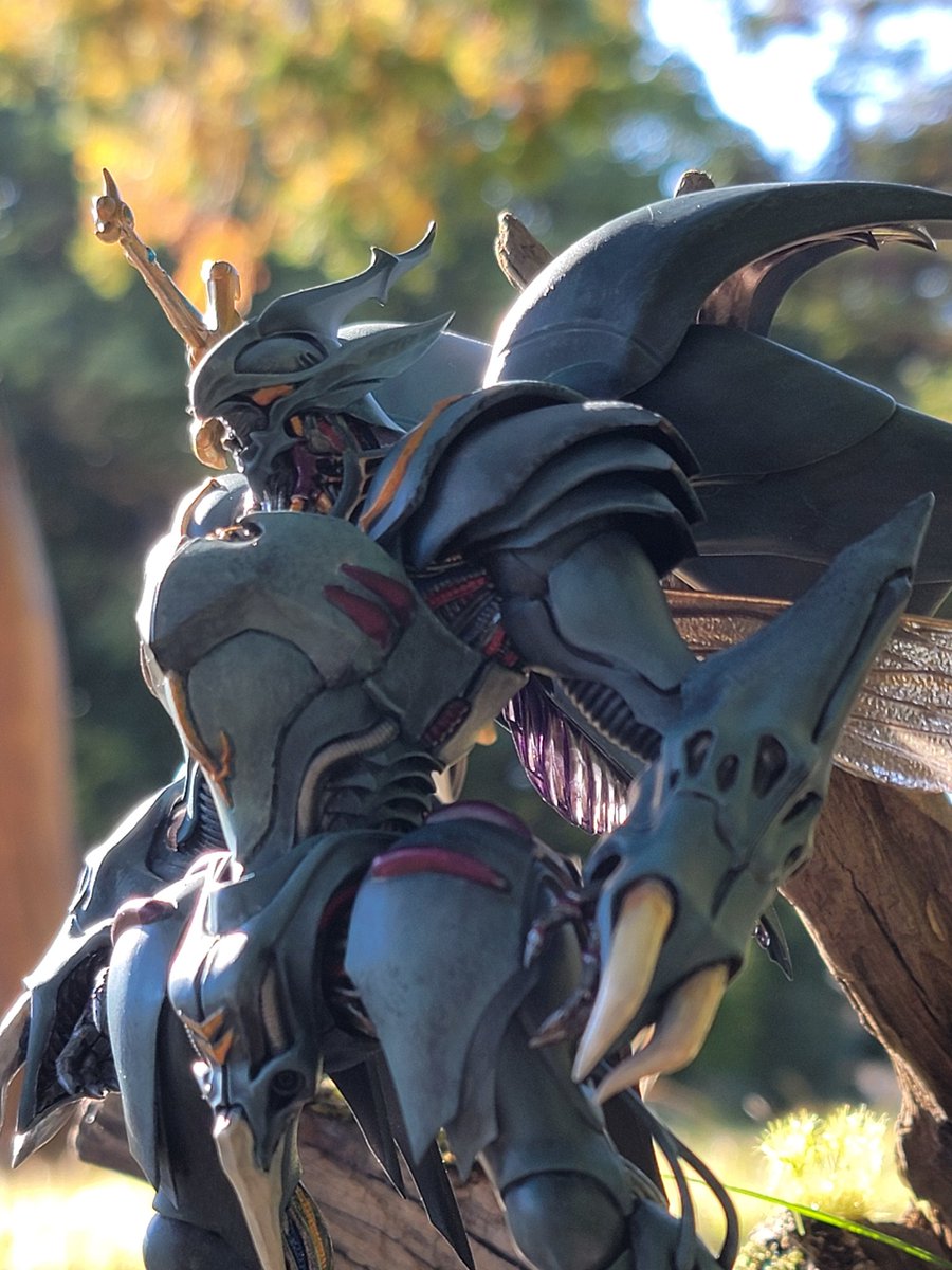 #ヴェルビン 完成致しました。クラック入れてみたり色々やってみましたが基本的にキットが素晴らしいから何やってもハマる(笑)今までガンプラばかり見てたけども違うキットを手に取る良い機会を貰えたキットでした‼️急拵えで台座を作ったけどもダンバイン系は木が似合うね🎵
#PLAMAX