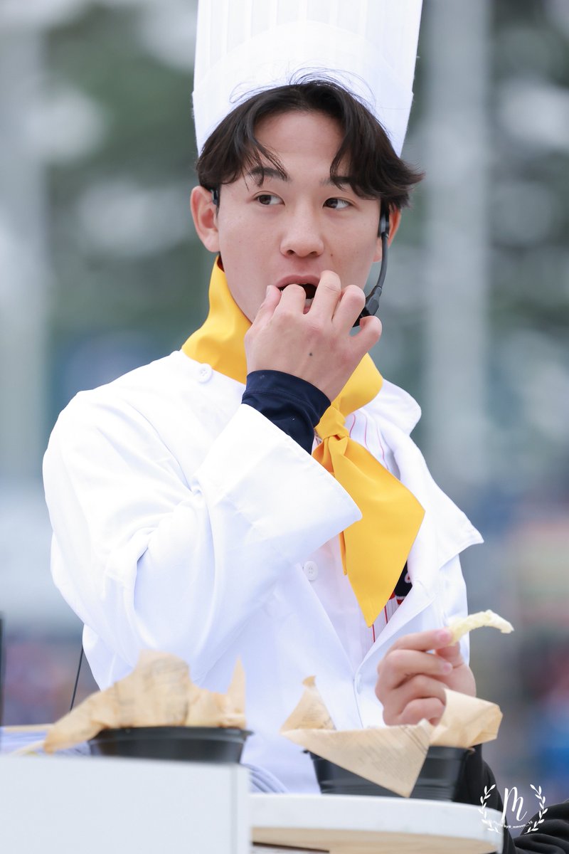 _mmoon__16's tweet image. 内山料理長、つまみ食い😋
25.11.23
#内山壮真