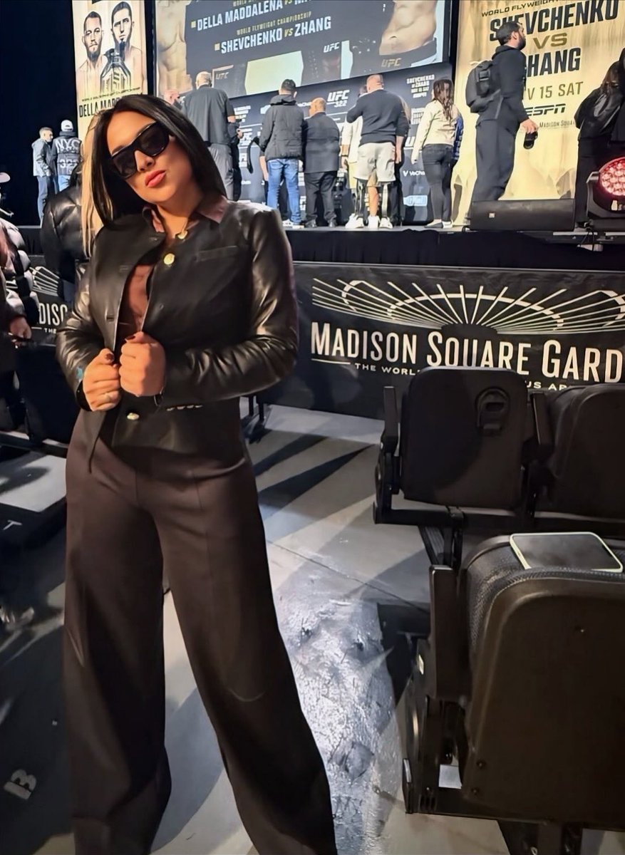 😎 #UFC322