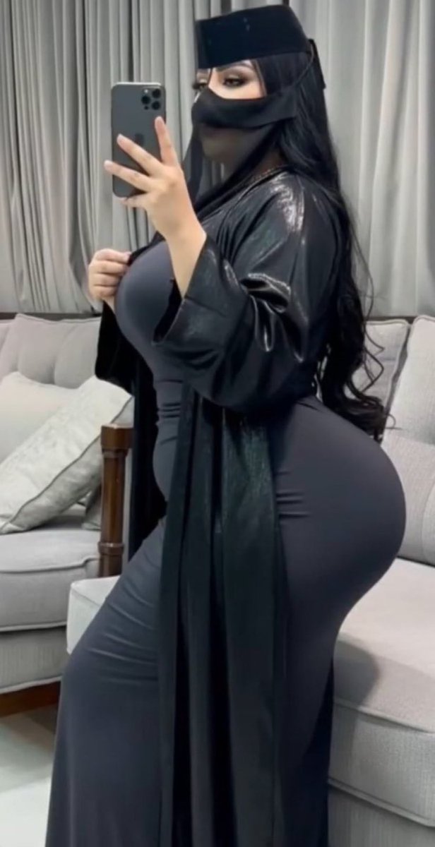 اختك متل الصورة 👇وتسوي حالك رجال البيت 
و تستحي تقول ان طيازها تديثك وتعذب شحمتك !؟ 

تعال حط نقطة بالخاص وبساعدك بسرية 😈🔥

#ديوت_بدوي #ديوث