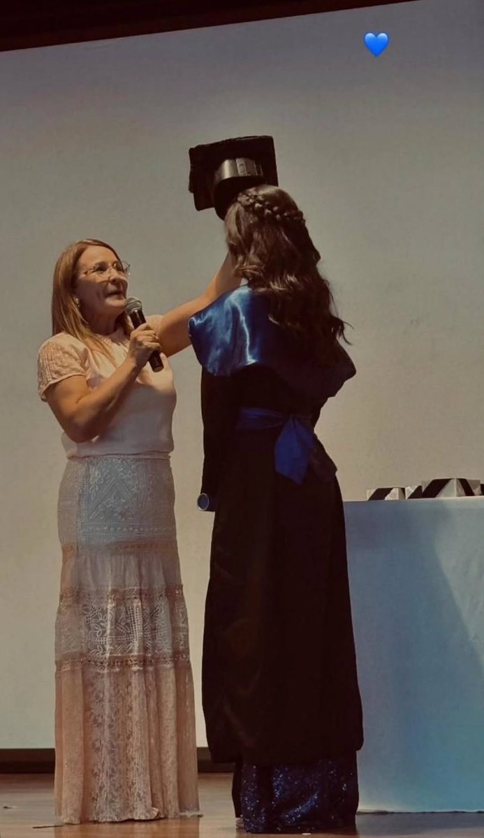 supportrayssa's tweet image. Fim de um ciclo lindo! 🎓✨ — Rayssa Leal em sua formatura do terceirão.