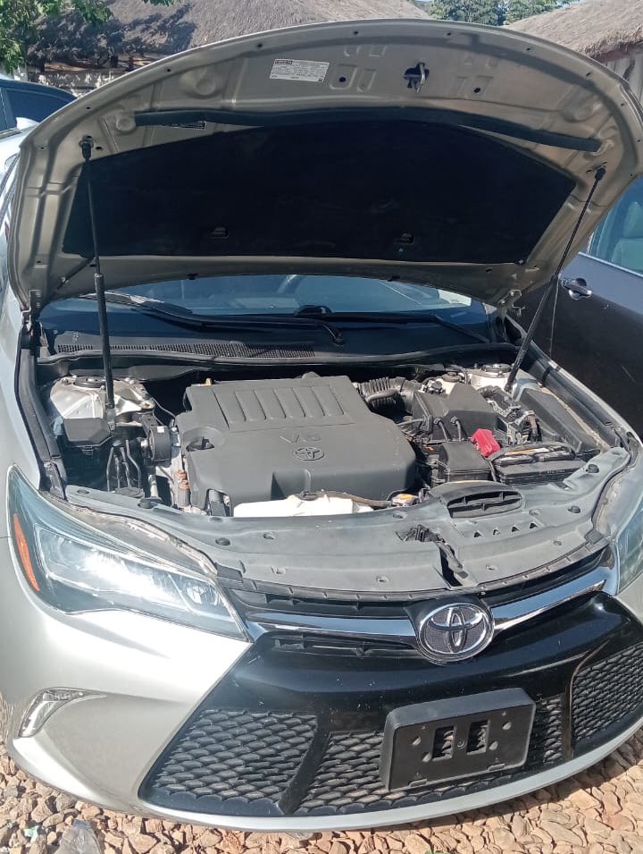 __buga's tweet image. Foreign used 2015 Toyota Camry XSE V6 fullest options
-Gold on Black interior 
-Original Custom Duty 

Specs; Keyless, Sunroof, Wireless Charge-pad, CarPlay, Reverse Camera Android Screen, Front &amp;amp; Back AC Vents, Etc

 🏷️ N21,500,000 Net
📍ABUJA
📱09075065990
Nationwide Delivery🇳🇬