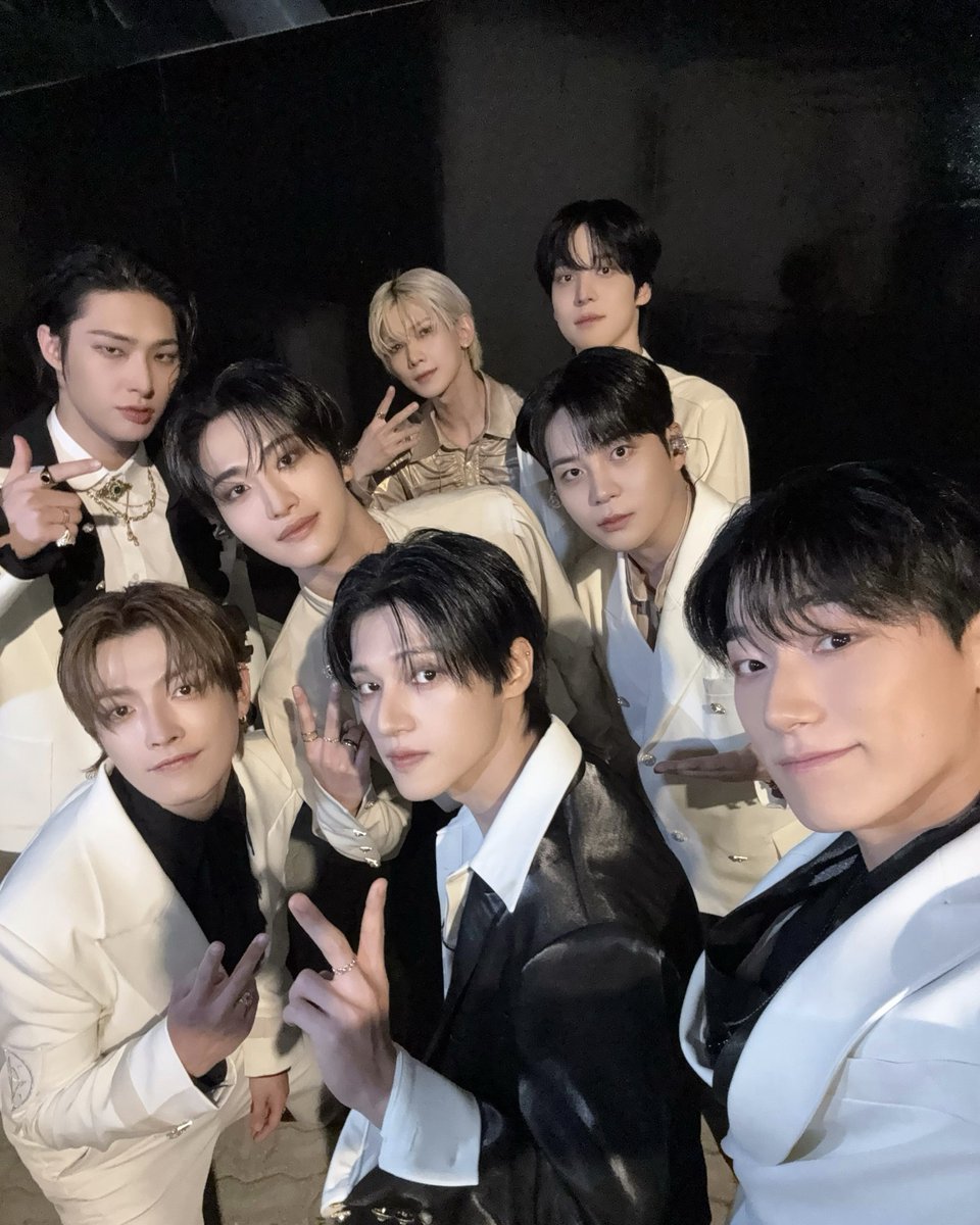 [📷] TODAY ATEEZ

오늘은 티니만을 위한 왕자님으로 변신🤍🖤
눈을 뗄 수 없는 비주얼과 무대⭐️
재미있게 즐기셨나요?😊

#TODAY_ATEEZ #ATEEZ #에이티즈
#DreamConcertAbuDhabi