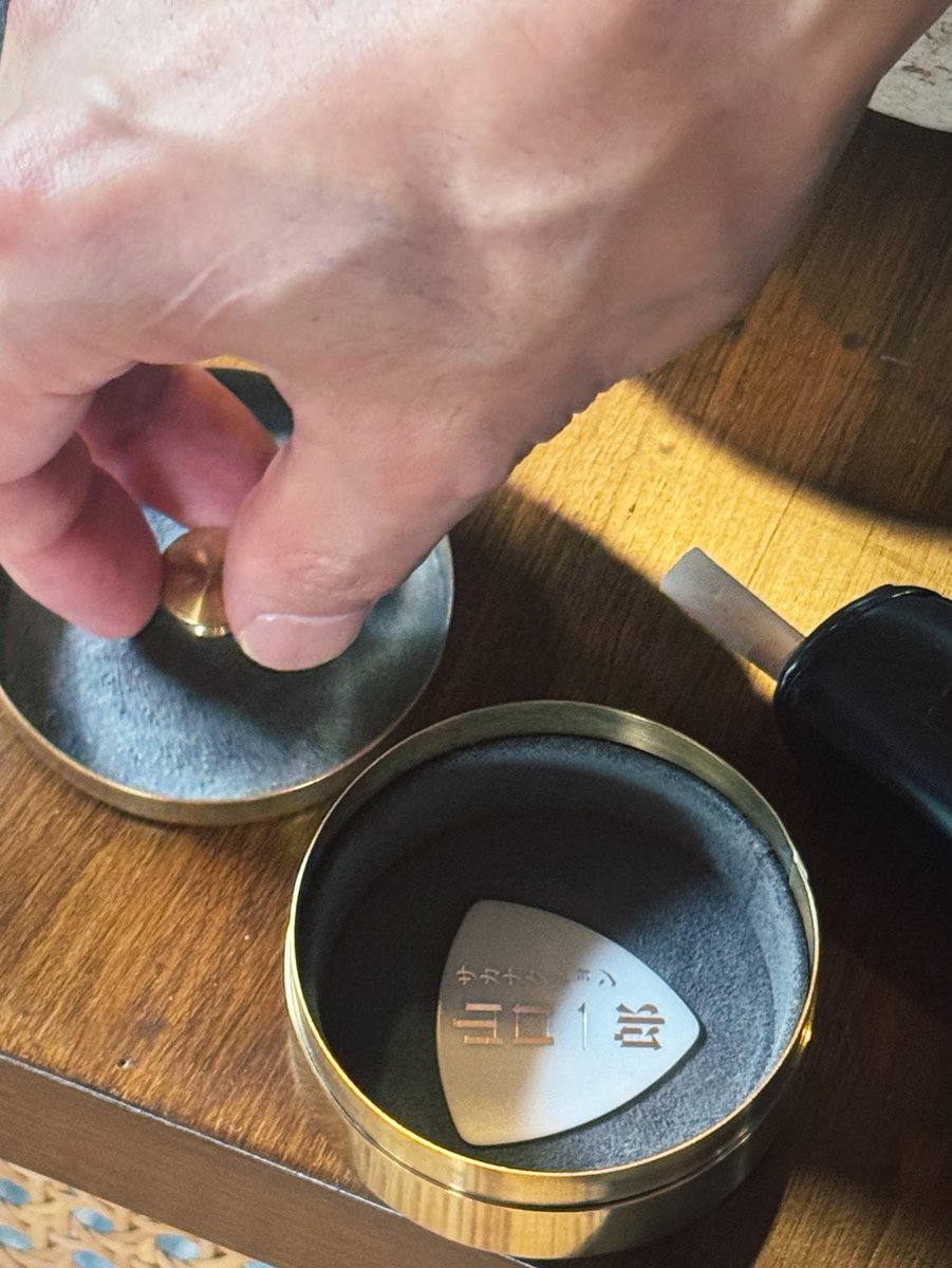 【新品未使用】開化堂　YI　ジュエリーケース　ピック付 YI × 開化堂のジュエリーケース、 なんでノベルティがピックなの？と