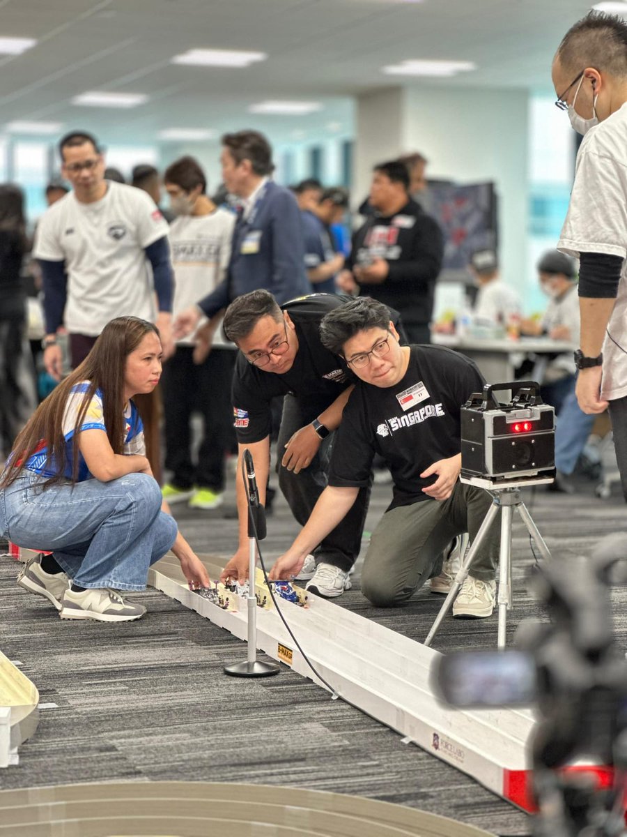 THEPLYGRNDSG's tweet photo. B-Max GP 2025 World Cup 
Live now : https://t.co/LPenPDuz1u
#tamiya #tamiyamini4wd #四驱车 #三二四驱 #ミニ四駆 #ミニ四駆Pro #tamiyasingapore #tamiyajapan #igsg #theplaygroundsg #theplayground #タミヤ #ミニ四駆 #mini4wd #enomoto #sigworks #forcelabo #tamiyaalliance #BMAXGP https://t.co/Dl0xa4Fo1A