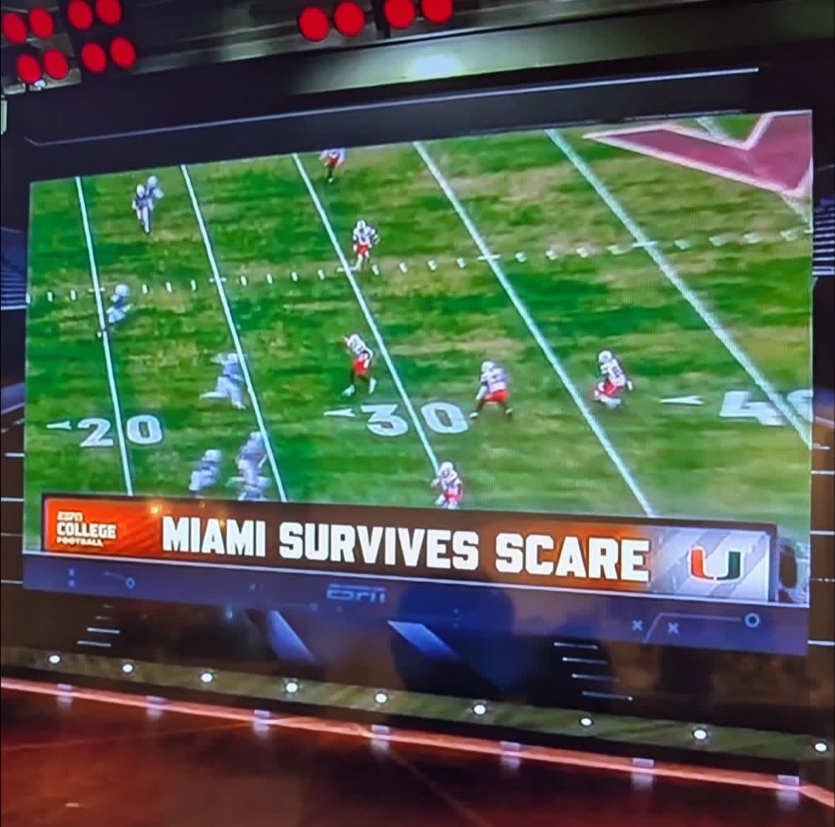 CFBKings's tweet image. Miami led by double digits for the last 42 minutes and 50 seconds of game time and it’s headlined as “surviving a scare”? 😭
