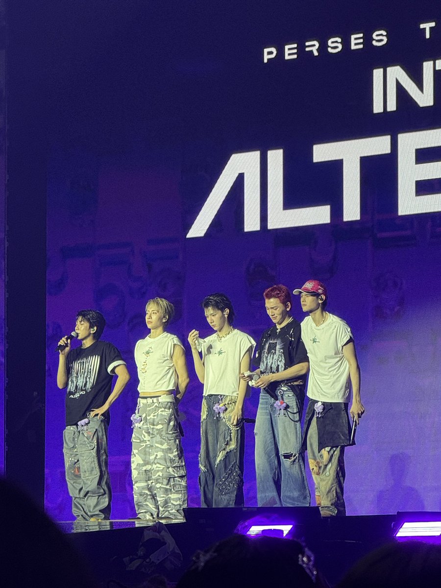 jurywonnie's tweet image. เป็นติ่งเกาหลีมาทั้งชีวิต สวัสดีเพอเซสเฉย วงไทยวงแรกที่ตามแบบจริงจัง มองย้อนกลับไปเมื่อ2ปีที่แล้วถึงจะมาช้าไปนิดนึง แต่ก็ไม่เสียดายเลยสักวินาที  มีหลายครั้งที่ท้อไปบ้าง แต่ก็ดึงตัวเองกลับมาได้ กว่าจะถึงวันนี้ไม่ง่ายเลย น้ำตาชั้นท่วมธดด รักพวกแกมากจริงๆ #PERSESIntoTheAlterland