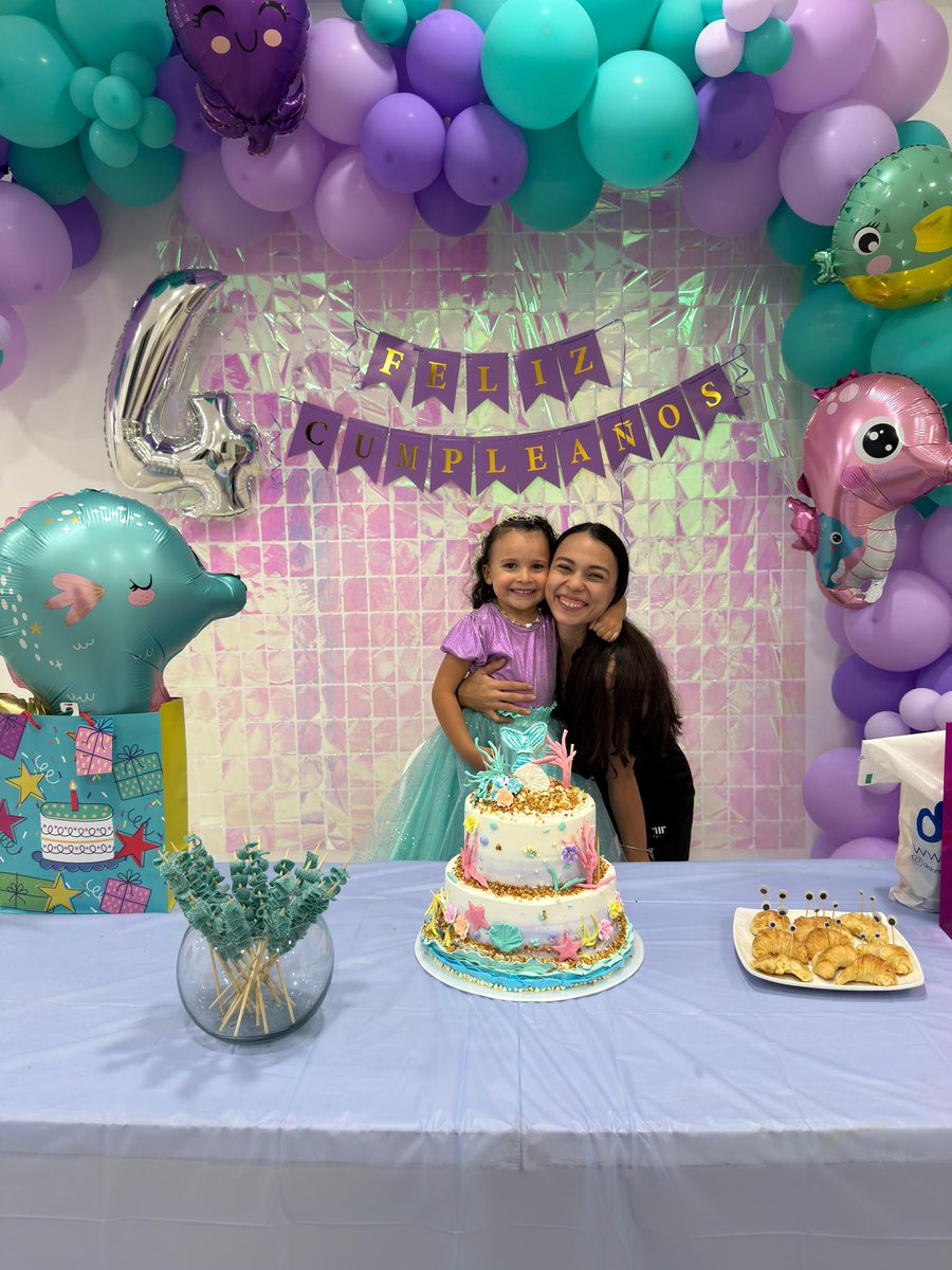 _solangieramire's tweet photo. Sí tan solo pudiesen imaginar lo que me llena de vida ella 🥹💖🧜🏻‍♀️✨ https://t.co/lyKKGk72zP