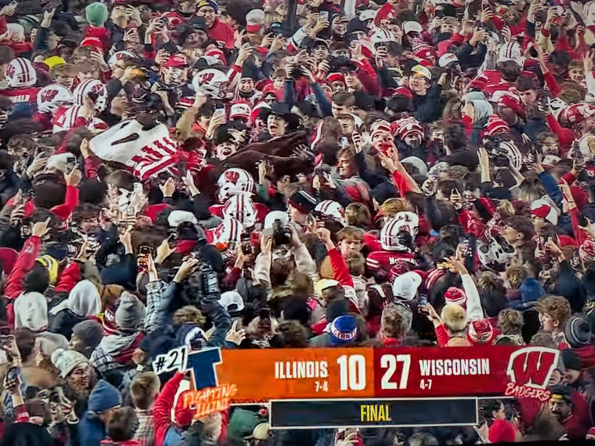 badgerbarstool's tweet image. 