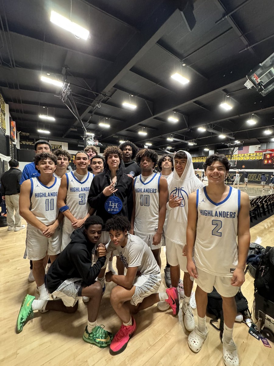 LHHS_Basketball's tweet image. #DPOG 6 dRebs, 2stl, 2chrg taken